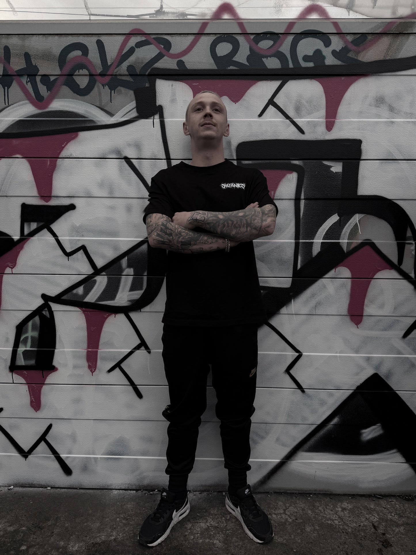 Relaxed Fit T-Shirt "Burn your local Dorfbulle"